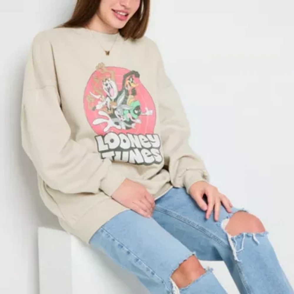 NWT Looney Tunes Graphic Sweatshirt, Small